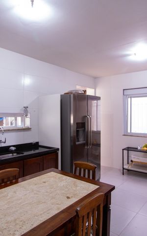 Casa de condomínio à venda com 199m², 3 quartos e 2 vagas Casa de condomínio à venda com 199m², 3 quartos e 2 vagasCozinha
