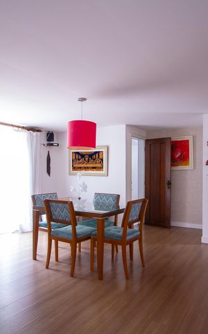 Casa de condomínio à venda com 199m², 3 quartos e 2 vagas Casa de condomínio à venda com 199m², 3 quartos e 2 vagasSala