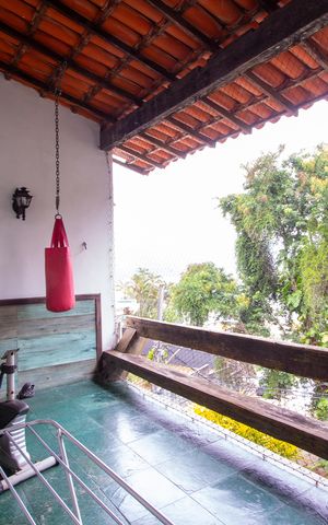 Casa de condomínio à venda com 199m², 3 quartos e 2 vagas Casa de condomínio à venda com 199m², 3 quartos e 2 vagasVaranda