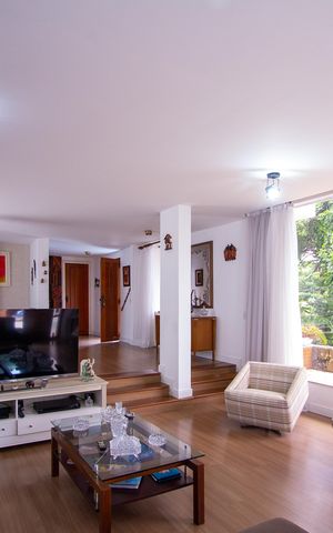 Casa de condomínio à venda com 199m², 3 quartos e 2 vagas Casa de condomínio à venda com 199m², 3 quartos e 2 vagasSala