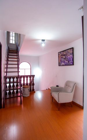 Casa de condomínio à venda com 199m², 3 quartos e 2 vagas Casa de condomínio à venda com 199m², 3 quartos e 2 vagasCorredor