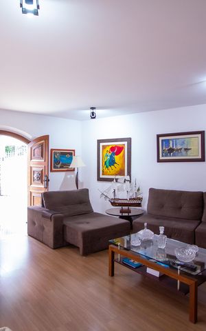 Casa de condomínio à venda com 199m², 3 quartos e 2 vagas Casa de condomínio à venda com 199m², 3 quartos e 2 vagasSala