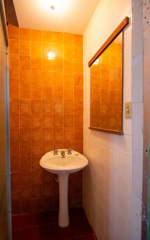 Casa de condomínio à venda com 199m², 3 quartos e 2 vagas Casa de condomínio à venda com 199m², 3 quartos e 2 vagasBanheiro de serviço