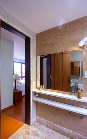 Casa de condomínio à venda com 199m², 3 quartos e 2 vagas Casa de condomínio à venda com 199m², 3 quartos e 2 vagasBanheiro da Suíte 2