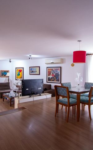 Casa de condomínio à venda com 199m², 3 quartos e 2 vagas Casa de condomínio à venda com 199m², 3 quartos e 2 vagasSala