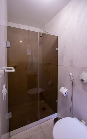 Casa de condomínio à venda com 199m², 3 quartos e 2 vagas Casa de condomínio à venda com 199m², 3 quartos e 2 vagasBanheiro da Suíte 1