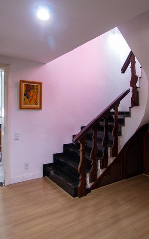 Casa de condomínio à venda com 199m², 3 quartos e 2 vagas Casa de condomínio à venda com 199m², 3 quartos e 2 vagasCorredor