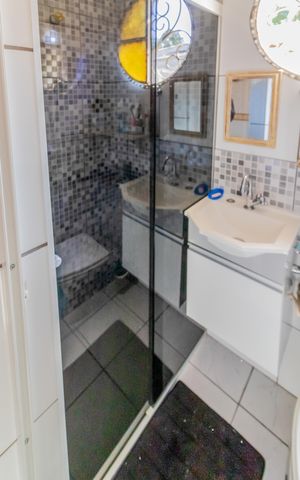 Casa à venda com 109m², 4 quartos e 1 vaga Casa à venda com 109m², 4 quartos e 1 vagaEdicula - Quarto 2 Suite