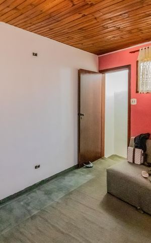 Casa à venda com 109m², 4 quartos e 1 vaga Casa à venda com 109m², 4 quartos e 1 vagaEdicula - Quarto 1