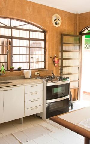 Casa à venda com 163m², 3 quartos e 5 vagas Casa à venda com 163m², 3 quartos e 5 vagasCozinha