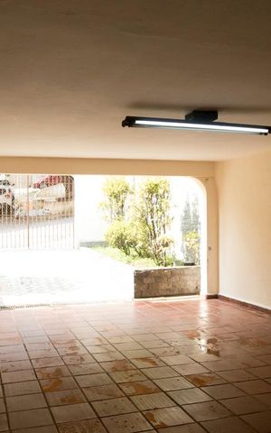 Casa à venda com 163m², 3 quartos e 5 vagas Casa à venda com 163m², 3 quartos e 5 vagasGaragem