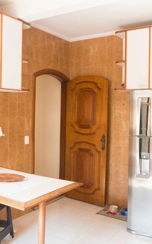 Casa à venda com 163m², 3 quartos e 5 vagas Casa à venda com 163m², 3 quartos e 5 vagasCozinha
