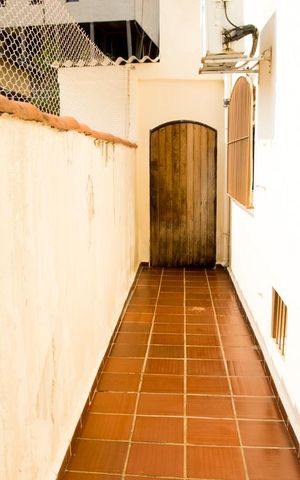 Casa à venda com 163m², 3 quartos e 5 vagas Casa à venda com 163m², 3 quartos e 5 vagasQuintal