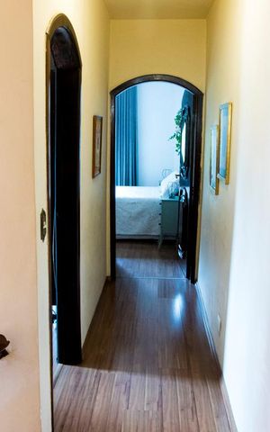 Casa à venda com 163m², 3 quartos e 5 vagas Casa à venda com 163m², 3 quartos e 5 vagasCorredor