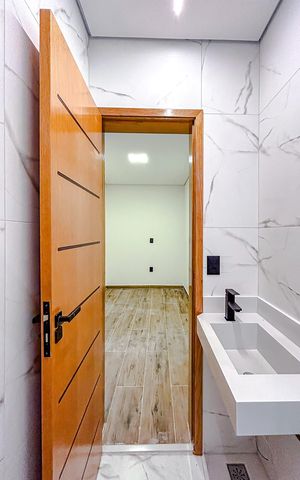 Casa à venda com 160m², 3 quartos e 5 vagasBanheiro da Suíte 2