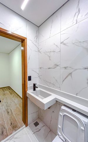 Casa à venda com 160m², 3 quartos e 5 vagasBanheiro da Suíte 2