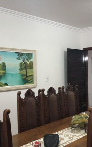 Casa à venda com 200m², 5 quartos e 2 vagas