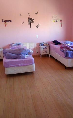 Casa à venda com 214m², 4 quartos e 3 vagas
