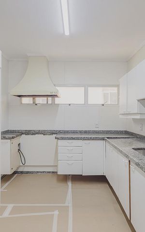 Apartamento à venda com 170m², 3 quartos e 2 vagasCozinha