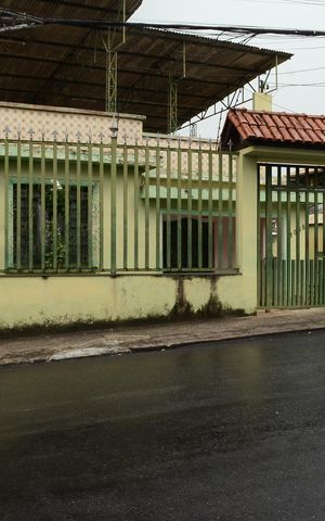 Casa à venda com 274m², 3 quartos e 3 vagasFachada