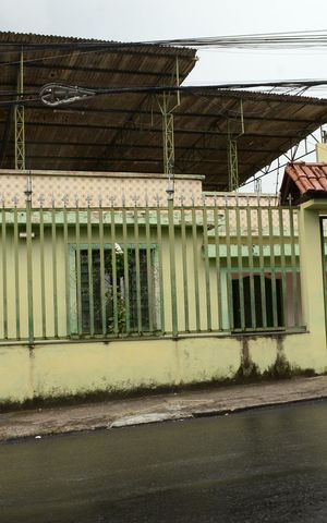 Casa à venda com 274m², 3 quartos e 3 vagasFachada