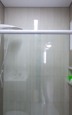 Casa de condomínio à venda com 250m², 4 quartos e 2 vagas Casa de condomínio à venda com 250m², 4 quartos e 2 vagasBanheiro da Suíte 1