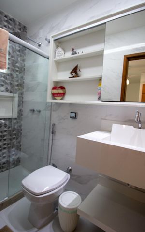 Casa de condomínio à venda com 250m², 4 quartos e 2 vagas Casa de condomínio à venda com 250m², 4 quartos e 2 vagasBanheiro da Suíte 2