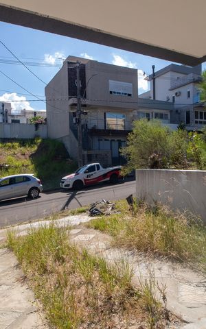 Casa à venda com 180m², 3 quartos e 2 vagas Casa à venda com 180m², 3 quartos e 2 vagasGaragem