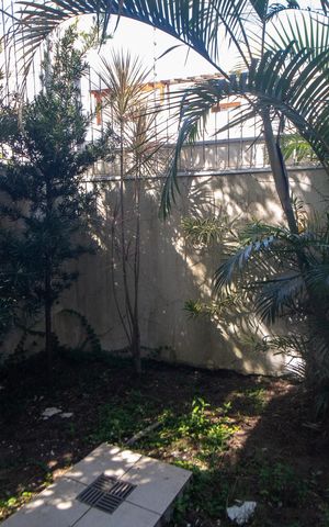 Casa à venda com 180m², 3 quartos e 2 vagas Casa à venda com 180m², 3 quartos e 2 vagasQuintal