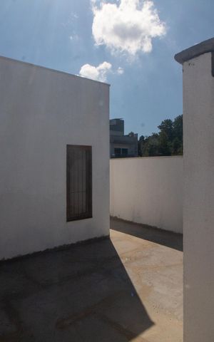 Casa à venda com 180m², 3 quartos e 2 vagas Casa à venda com 180m², 3 quartos e 2 vagasTerraço
