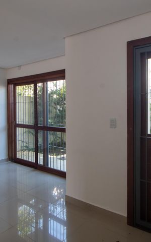 Casa à venda com 180m², 3 quartos e 2 vagas Casa à venda com 180m², 3 quartos e 2 vagasCozinha