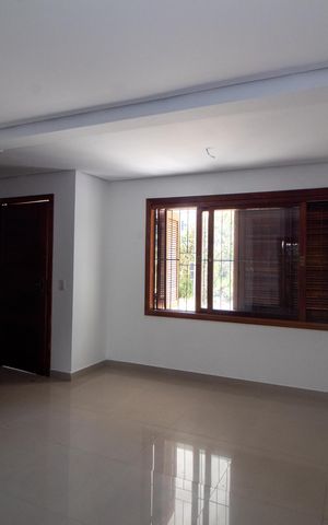 Casa à venda com 180m², 3 quartos e 2 vagas Casa à venda com 180m², 3 quartos e 2 vagasSala
