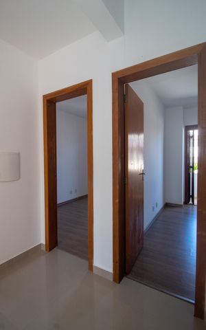 Casa à venda com 180m², 3 quartos e 2 vagas Casa à venda com 180m², 3 quartos e 2 vagasCorredor
