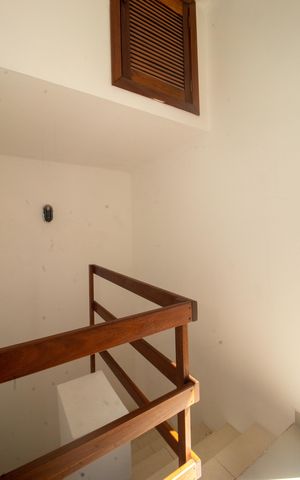 Casa à venda com 180m², 3 quartos e 2 vagas Casa à venda com 180m², 3 quartos e 2 vagasCorredor