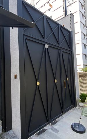 Casa à venda com 175m², 3 quartos e 2 vagas Casa à venda com 175m², 3 quartos e 2 vagasFachada