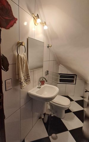 Casa à venda com 175m², 3 quartos e 3 vagasBanheiro 3