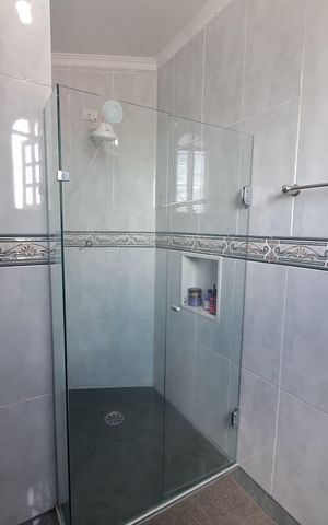Casa à venda com 175m², 3 quartos e 3 vagasBanheiro 1