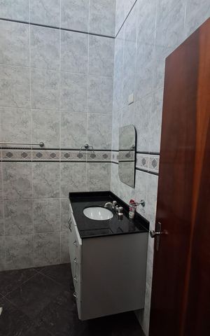 Casa à venda com 175m², 3 quartos e 3 vagasBanheiro 2