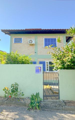 Casa para alugar com 379m², 3 quartos e 3 vagasFachada e Placa