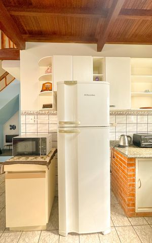 Casa para alugar com 379m², 3 quartos e 3 vagasCozinha