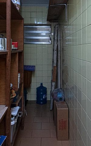Casa à venda com 321m², 3 quartos e 6 vagas Casa à venda com 321m², 3 quartos e 6 vagasDespensa