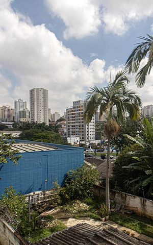 Casa à venda com 321m², 3 quartos e 6 vagas Casa à venda com 321m², 3 quartos e 6 vagasVista da Suíte 1