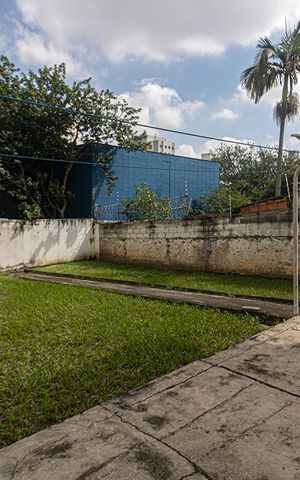 Casa à venda com 321m², 3 quartos e 6 vagas Casa à venda com 321m², 3 quartos e 6 vagasQuintal