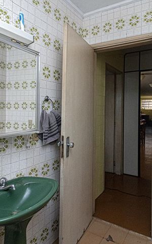 Casa à venda com 321m², 3 quartos e 6 vagas Casa à venda com 321m², 3 quartos e 6 vagasBanheiro de Serviço