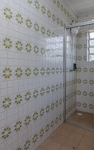 Casa à venda com 321m², 3 quartos e 6 vagas Casa à venda com 321m², 3 quartos e 6 vagasBanheiro de Serviço
