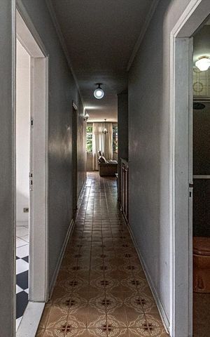 Casa à venda com 321m², 3 quartos e 6 vagas Casa à venda com 321m², 3 quartos e 6 vagasCorredor