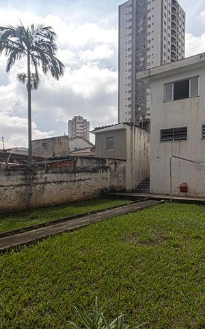 Casa à venda com 321m², 3 quartos e 6 vagas Casa à venda com 321m², 3 quartos e 6 vagasQuintal