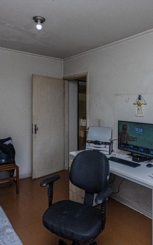 Casa à venda com 321m², 3 quartos e 6 vagas Casa à venda com 321m², 3 quartos e 6 vagasQuarto de Serviço