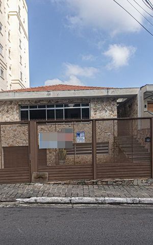 Casa à venda com 321m², 3 quartos e 6 vagas Casa à venda com 321m², 3 quartos e 6 vagasFachada