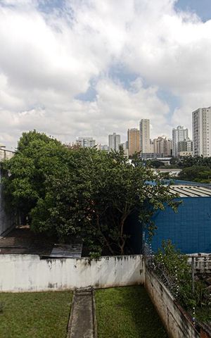 Casa à venda com 321m², 3 quartos e 6 vagas Casa à venda com 321m², 3 quartos e 6 vagasVista da Suíte 1